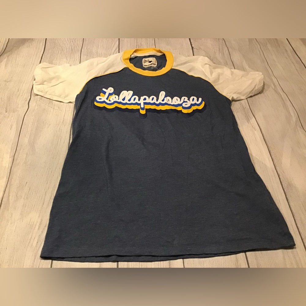 LollapaLOOZA camp collection shirt size XS 2018 Grant park , Chicago